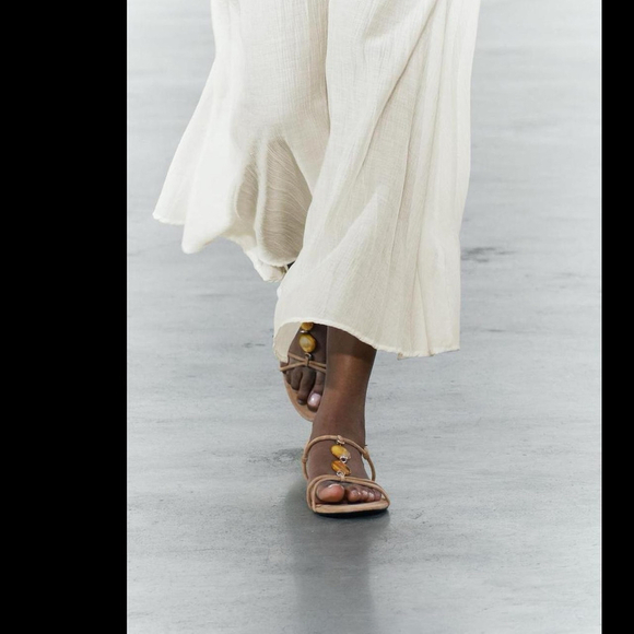 sandals - Picture 4 of 8